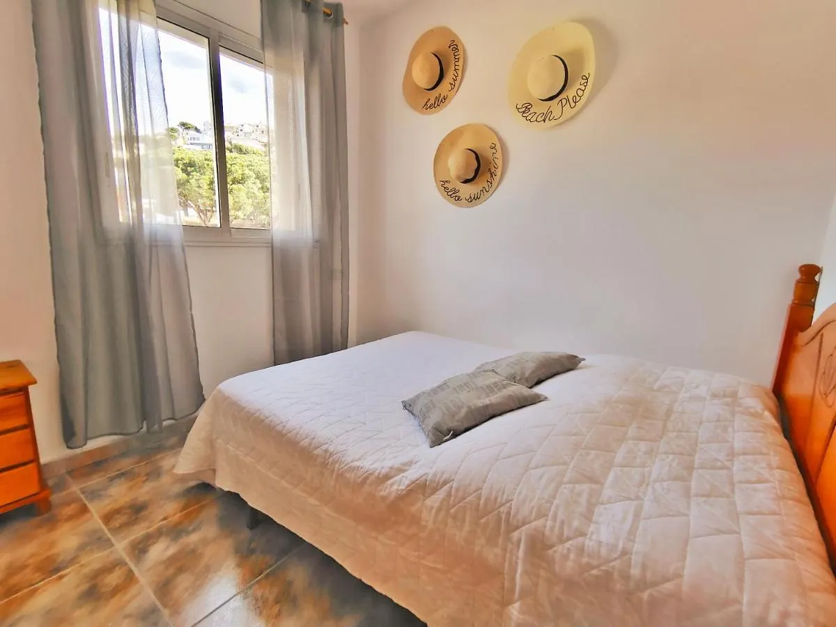 Vacay Villa Mateua, A Paso De Playa! L'Escala Apartment